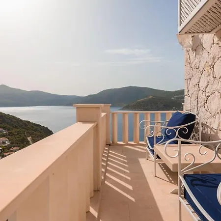 Ketchy , Sleeps 12 , Heatable Infinity Pool , Wifi , Sunset In Kalkan