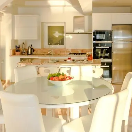 Villa Ketchy , Sleeps 12 , Heatable Infinity Pool , Wifi , Sunset In *